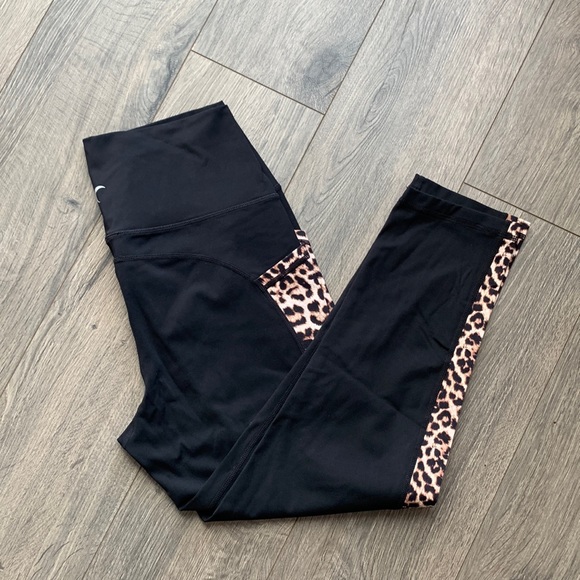 ZYIA Leopard Pocket Brilliant Hi-Rise Capri 20"
 Sz ~> Medium - Picture 2 of 6